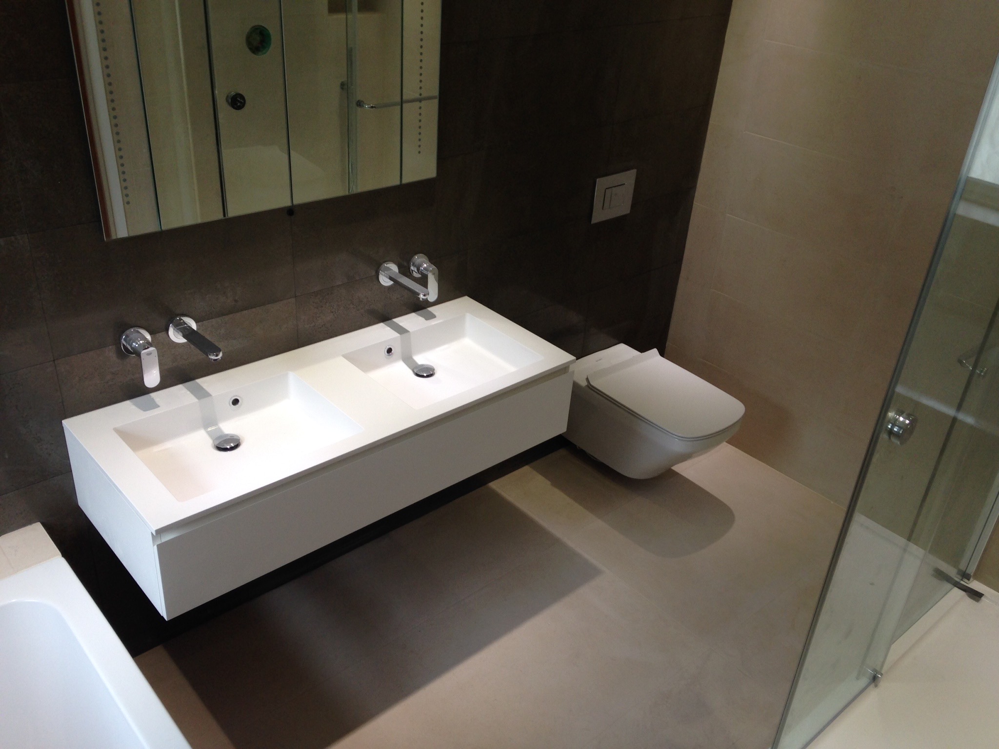 Dual basin vanity with mirrors