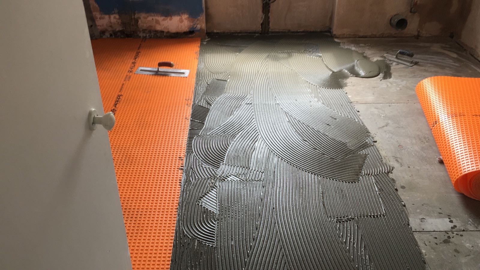 Wet room underfloor heating layout