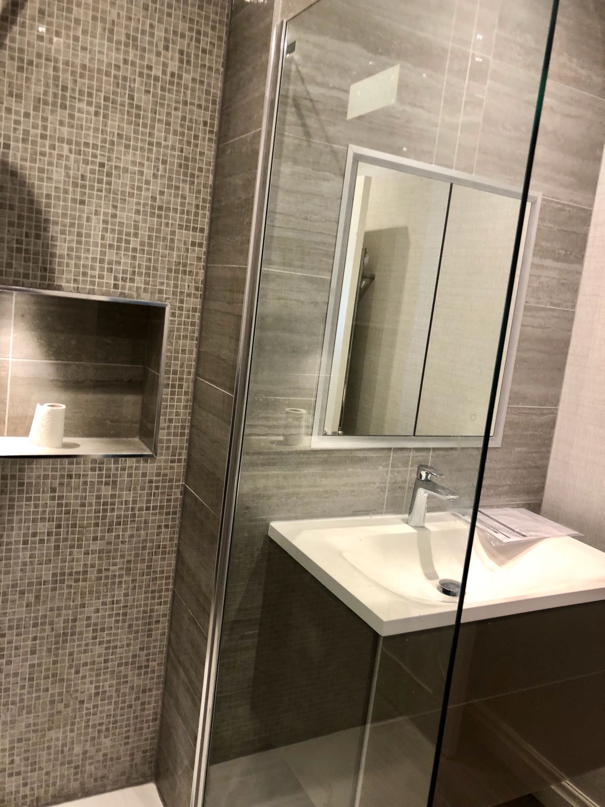 Black and white subway tile bathroom